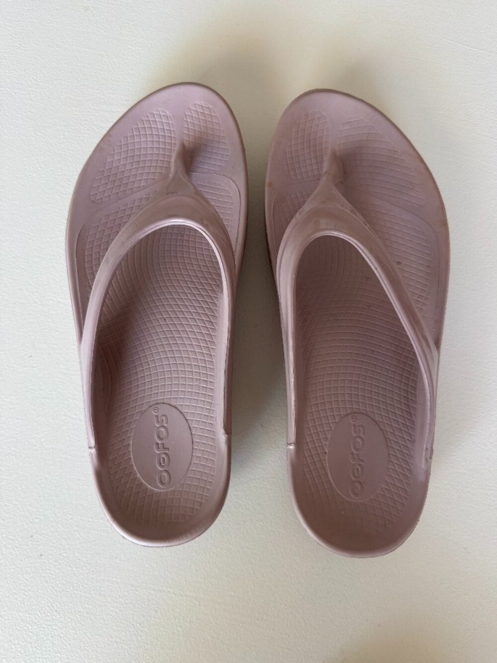 Oofos Women's OOlala Sandal Light Pink Flip Flop Thong US 9/EU 40 Comfort Shoe